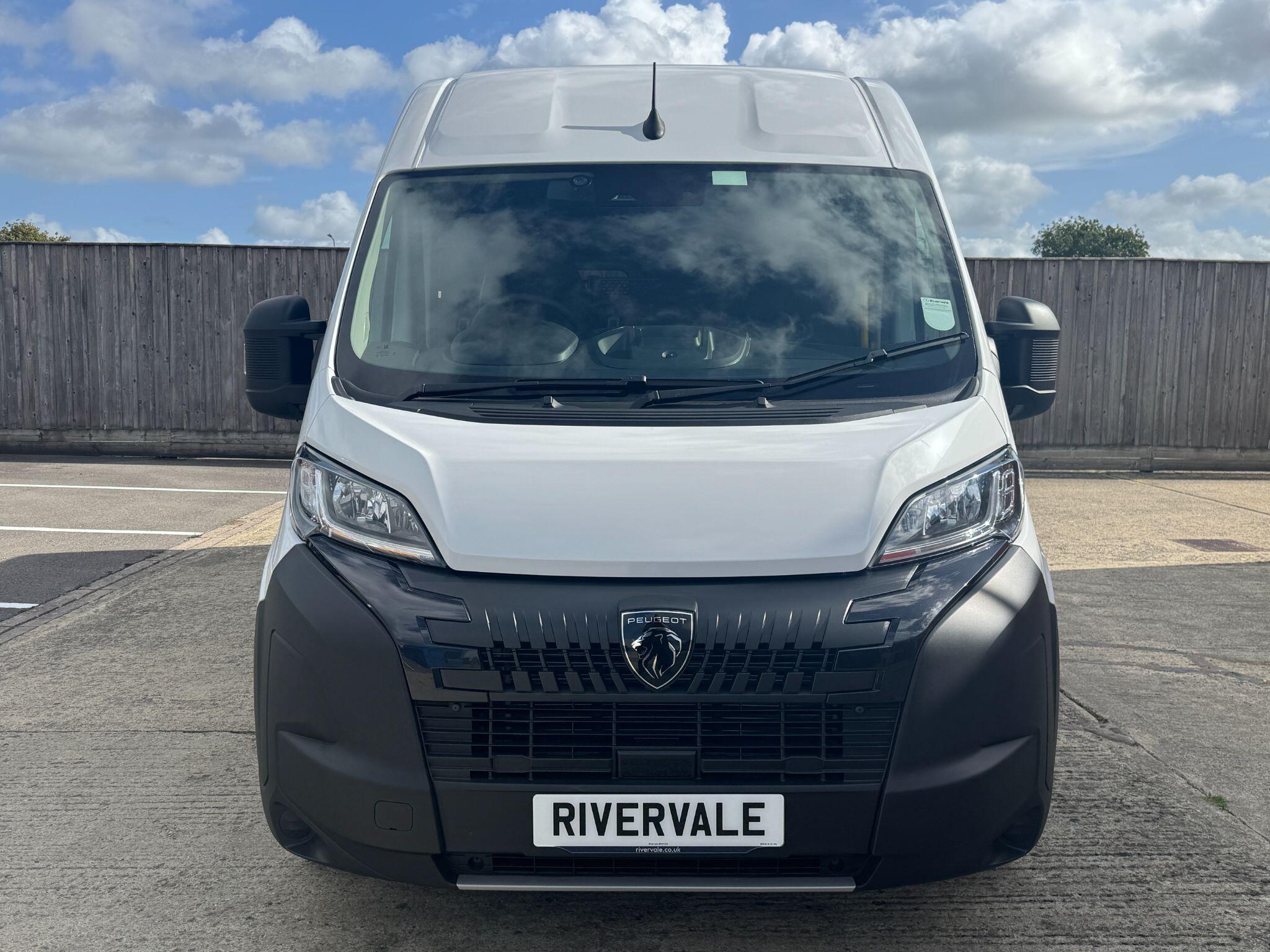 Peugeot Boxer image 2